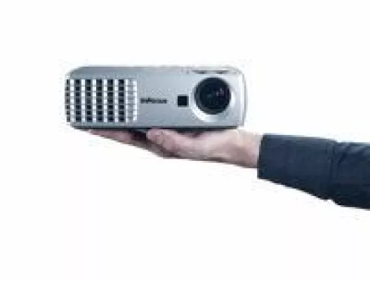 „Plug&Play“-Projektion mit InFocus und DisplayLink Bild: „Plug&Play“-Projektion mit InFocus und DisplayLink