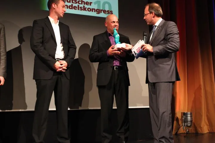 easyKunde gewinnt den Handels-Innovations-Preis 2010 Bild: easyKunde gewinnt den Handels-Innovations-Preis 2010