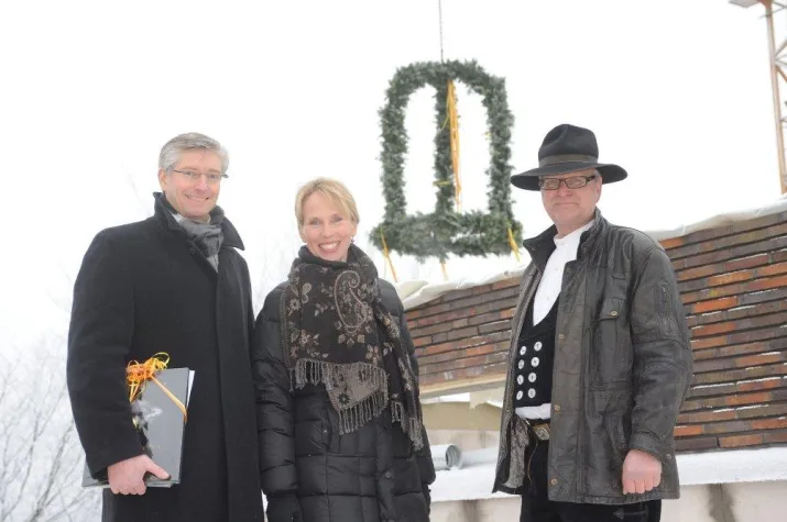 Bild: Richtkrone in der Elbchaussee hochgezogen