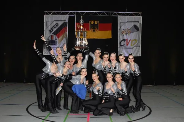 Rudower Cheerleadern gelingt Sensation: Dreifacher Deutscher Dance-Meister Bild: Rudower Cheerleadern gelingt Sensation: Dreifacher Deutscher Dance-Meister