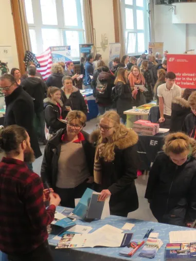 JugendBildungsmesse wieder in Lübeck/Kostenlose Infos und Beratung zu Auslandsaufenthalten Bild: JugendBildungsmesse wieder in Lübeck/Kostenlose Infos und Beratung zu Auslandsaufenthalten