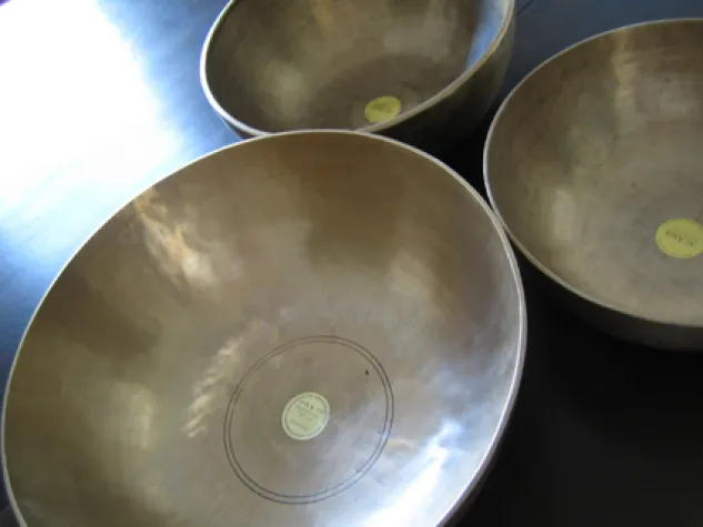 Bild: Klangmassage. Die neue Art des Stressabbaus