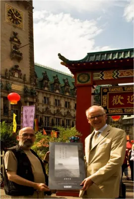 Bild: GUTE ADRESSEN HAMBURG präsentieren Kallphographie-Ausstellung anlässlich der China Time 2012
