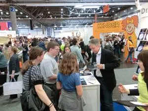 Bild: Wolfgang Zicklers Fantasy-Roman - Der siebte Kristall - zieht Leipziger Messe-Besucher magisch an