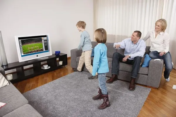 Bild: Jetzt zur Fußball-WM boomt der TV-Markt – innovative Konzepte machen mehr aus jedem Fernseher