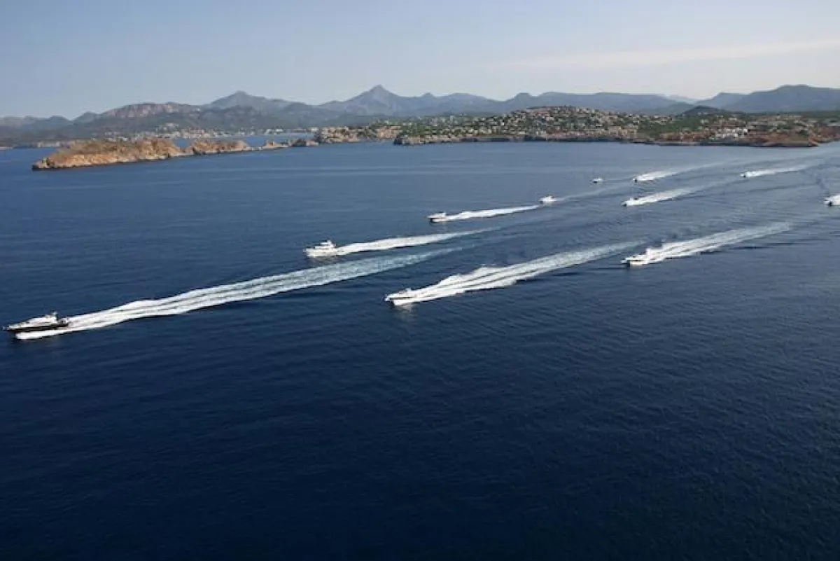 24 Motoryachten nahmen an der diesjährigen Sunseeker Summer Cruise auf Mallorca teil