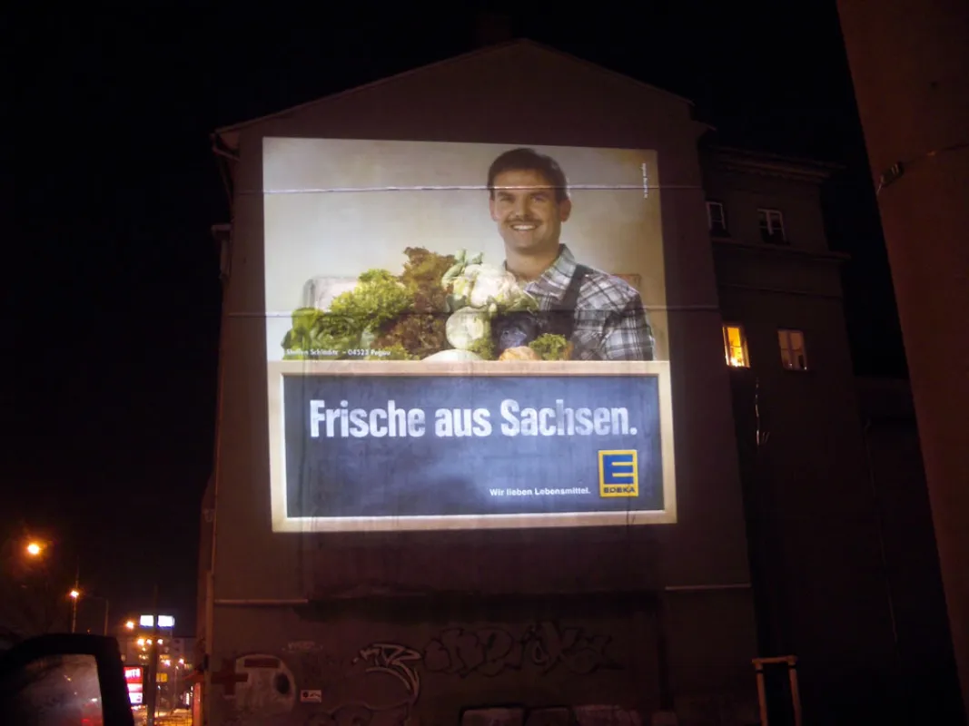 Projektion an Hausfassade 400qm Größe