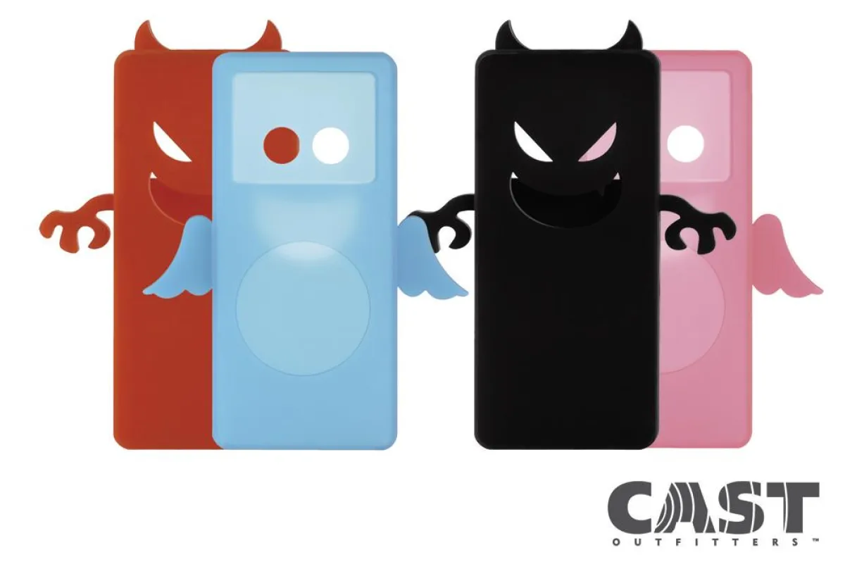 Die Hüllen gibt es in zwei verschiedenen Paketen in den Farbkombinationen rot und blau oder schwarz und pink. Als besonderes Gimmick haben alle Hüllen kleine Flügel (Angel) oder Krallen und Hörner (De