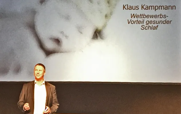 Bild: Berliner Coach Klaus Kampmann ist Finalist beim Speaker Slam Weltrekordversuch am 8.11.2019 in Stuttgart.