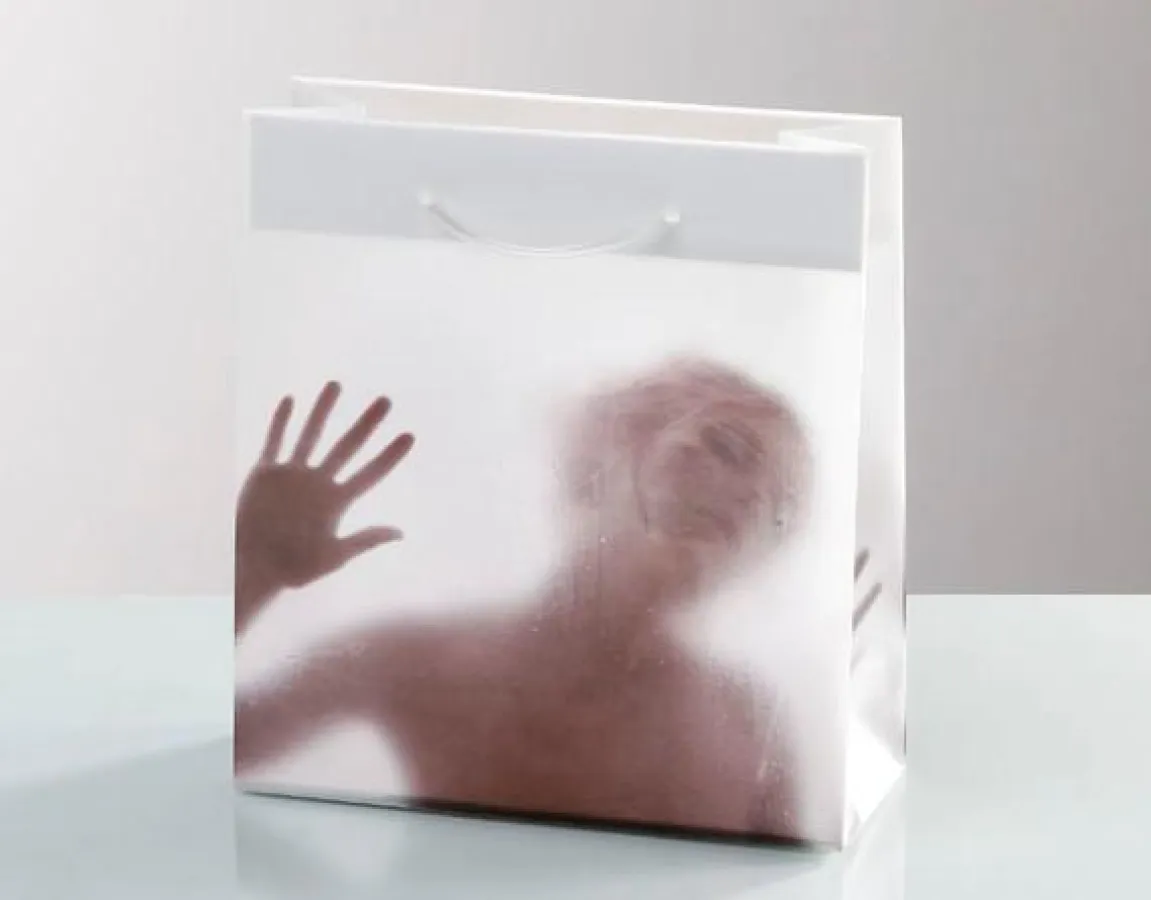 RIEDLE: Papiertasche statt Plastik - zieht garantiert die Blicke auf sich