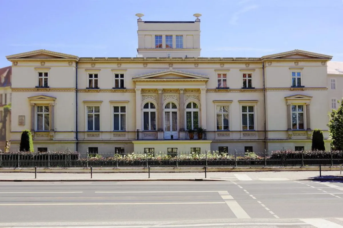 Das Palais am Stadthaus in Potsdam ist Bühne für die ART&ANTIQUE 2020