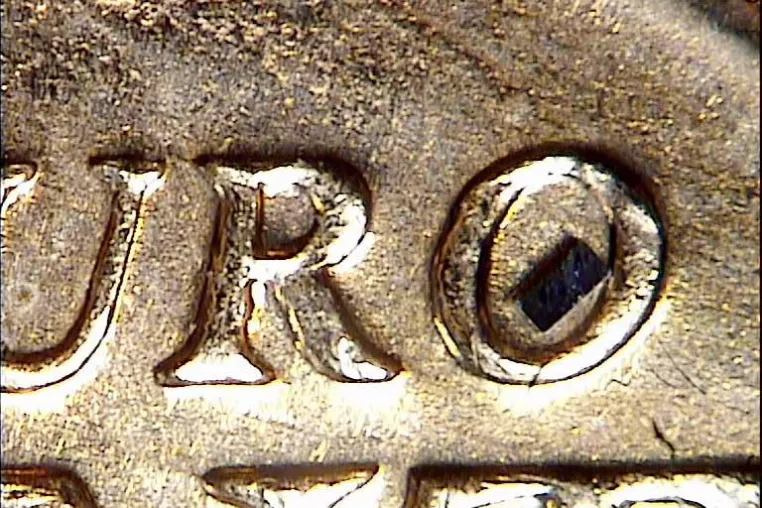 Rehm diskutiert mit Partnern aus der Elektronikbranche Trends zur Miniaturisierung Bild: Rehm diskutiert mit Partnern aus der Elektronikbranche Trends zur Miniaturisierung