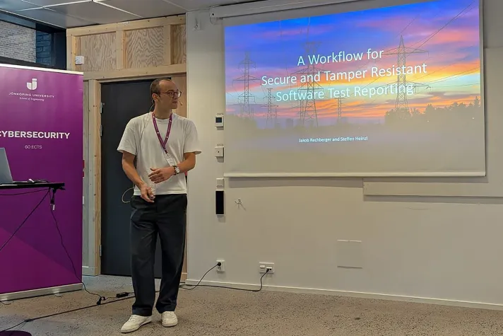 THWS-Alumnus gewinnt „Young CRITIS Award” 2025 Bild: THWS-Alumnus gewinnt „Young CRITIS Award” 2025