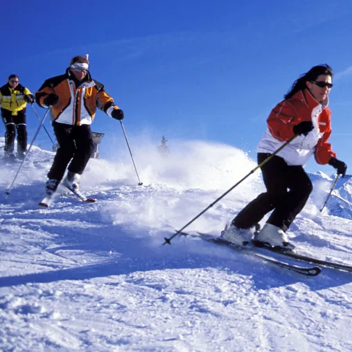 Schneespaß: Den Winter in vollen Zügen genießen Europa-Sportregion lockt im März und April mit attraktiven Last-Minute-Paketen Bild: Schneespaß: Den Winter in vollen Zügen genießen Europa-Sportregion lockt im März und April mit attraktiven Last-Minute-Paketen