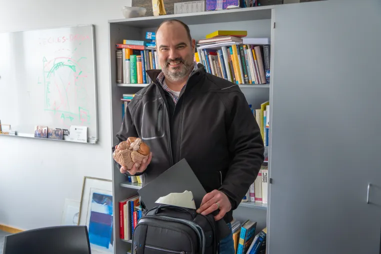 Bild: Wissenschaft zu Homeoffice, Karenztag und Produktivität