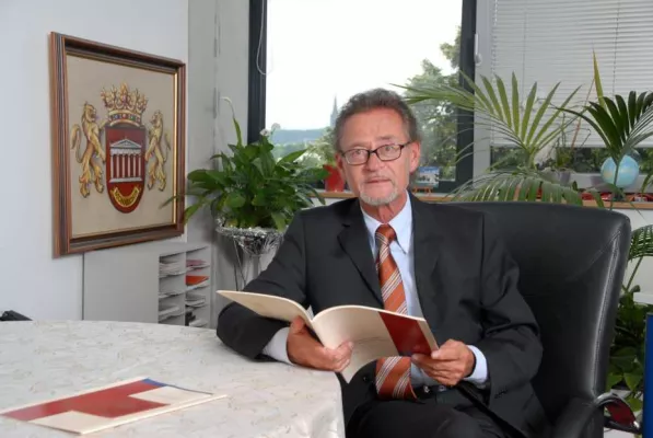 Bild: Monarchis - Namen und Nachrichten