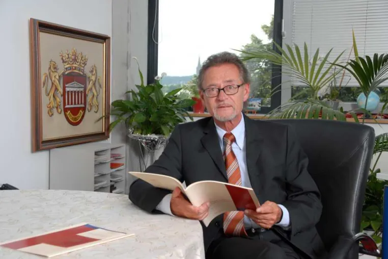 Monarchis - Namen und Nachrichten Bild: Monarchis - Namen und Nachrichten