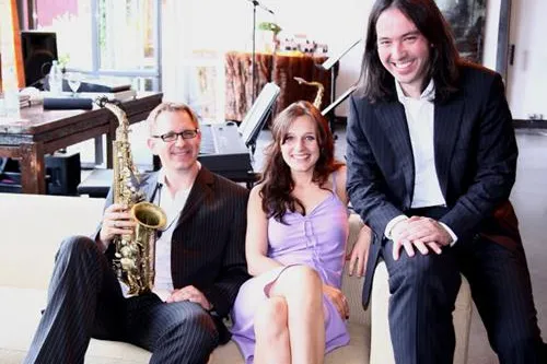 Garant für beste Stimmung: Gemeinsam mit den the Jazzjerks in den Sommer Bild: Garant für beste Stimmung: Gemeinsam mit den the Jazzjerks in den Sommer