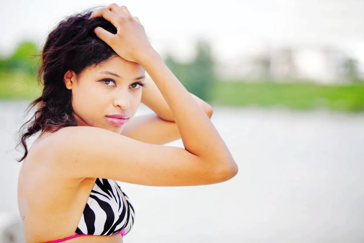 Astou Maraszto, das erste farbige Topmodel Österreichs