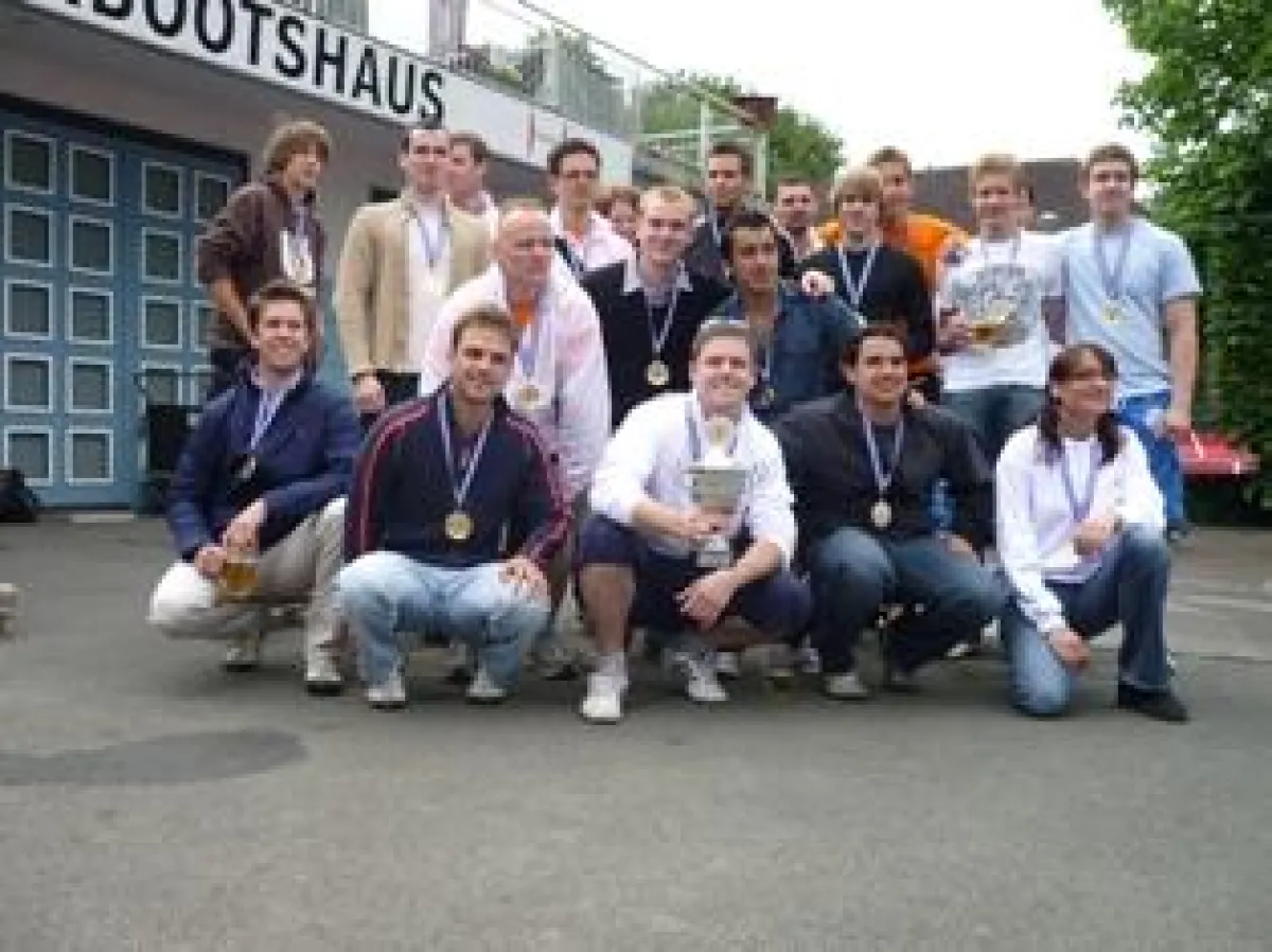 Das Team der service94 GmbH siegte beim Drachenboot-Rennen auf dem Maschsee