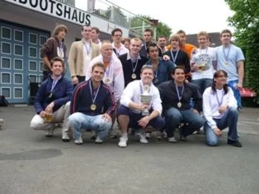 Team der service 94 GmbH siegte beim Drachenboot-Rennen Bild: Team der service 94 GmbH siegte beim Drachenboot-Rennen