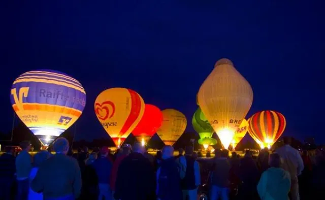 Bild: 2. Int. Balloon Sail 2008 - Wenn die Ballone tanzen …