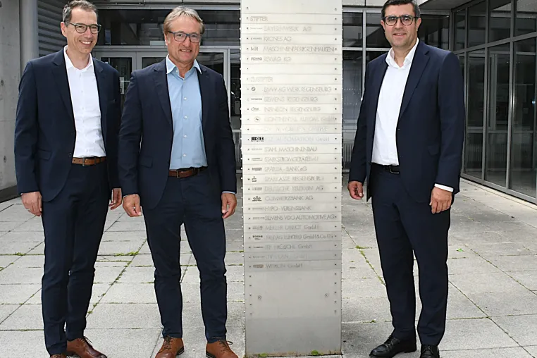 Bild: Neuer Name an der Stifter-Stele