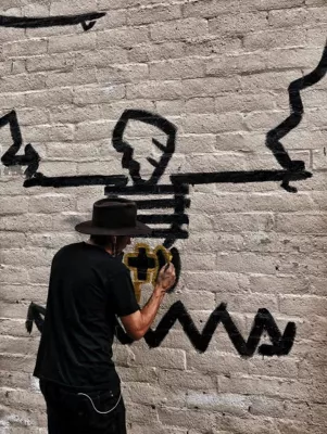 Spektakuläre Street Art US-Starkünstler Danny Minnick auf der Kolvenburg Bild: Spektakuläre Street Art US-Starkünstler Danny Minnick auf der Kolvenburg