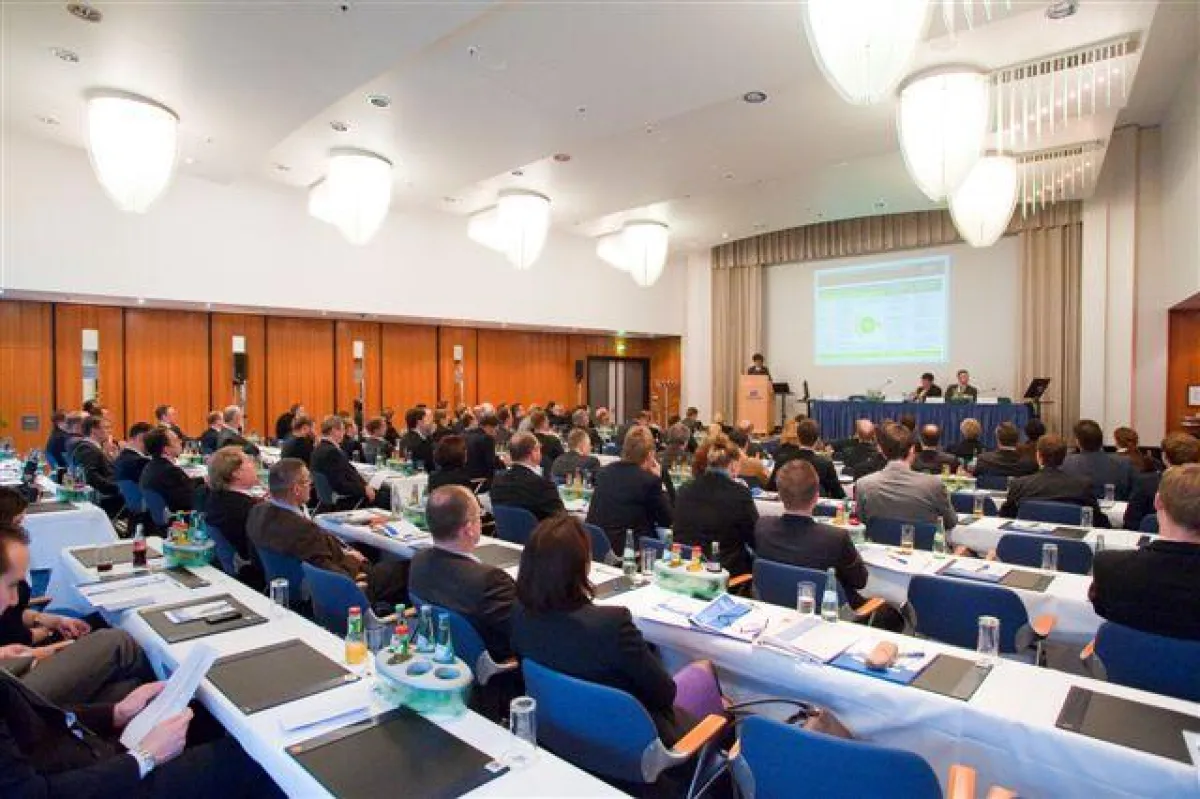 Rund 100 Kreditexperten diskutierten auf dem 8. Informationsforum KreditServicing.