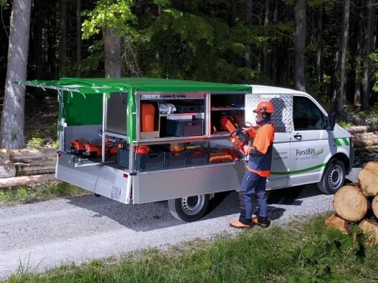 Bild: bott rüstet Fahrzeuge des ForstBW aus