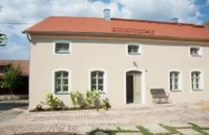 Bild: Restauriert: Die „Alte Schreinerei“ in Hohenberg an der Eger