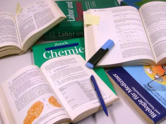 Bild: Biomedizinische Bildung am RBZ - Informationen auf der Weiterbildungsmesse 2009 in Köln