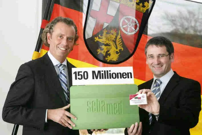Bild: Wirtschaftsminister Hering würdigt Sebapharma-Erfolg