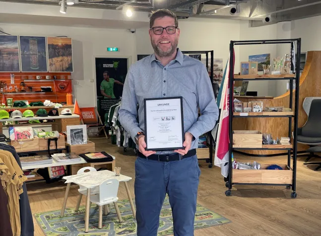 Bild: Tourist-Information im Wolfsburg Store erhält Barrierefreiheitssiegel