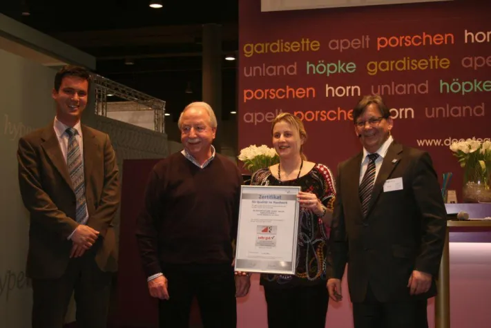 Bild: Initiative „Qualität im Handwerk“ ehrt Spitzenbetriebe auf der Messe Heimtextil 2010