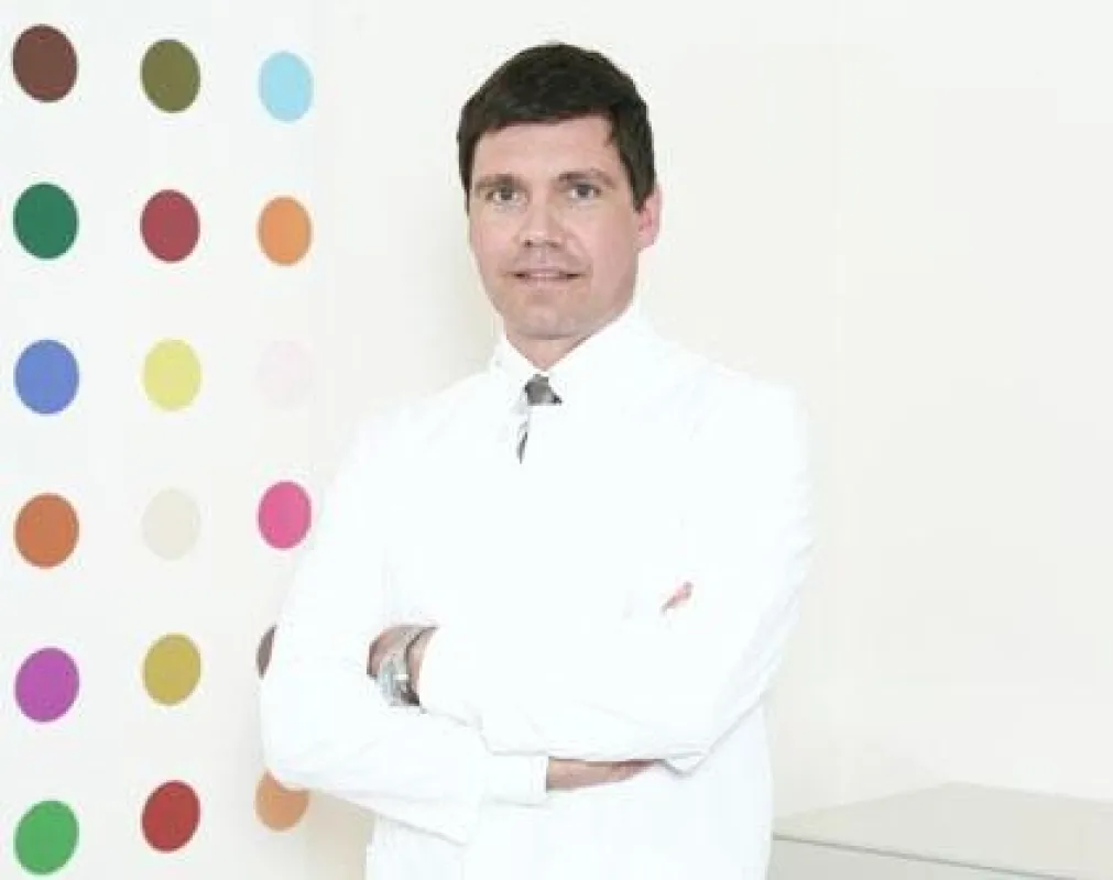 Dr. Armin Rau