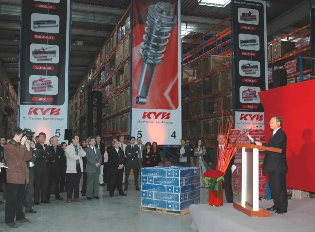 Bild: Neues europäisches Logistik- und Distributionszentrum von KYB (Kayaba) Europe