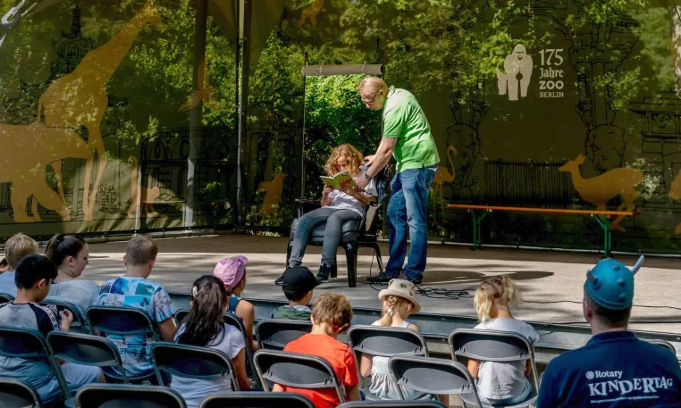 Bewegen, vorlesen, gesund essen: 2.500 Kinder erlebten den 8. Rotary-Kindertag im Zoo Berlin Bild: Bewegen, vorlesen, gesund essen: 2.500 Kinder erlebten den 8. Rotary-Kindertag im Zoo Berlin