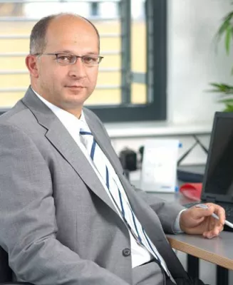 Bild: ZUFALL logistics group: Frank Ebert feiert Betriebsjubiläum – Ein Vierteljahrhundert bei ZUFALL