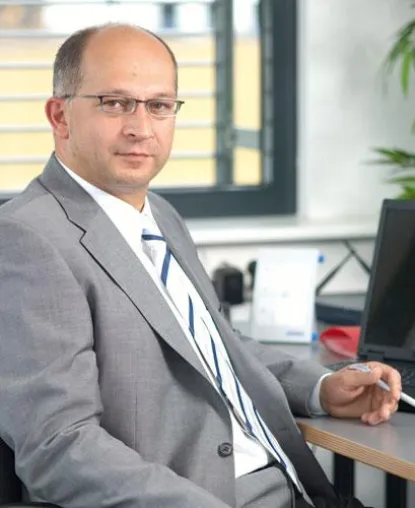 ZUFALL logistics group: Frank Ebert feiert Betriebsjubiläum – Ein Vierteljahrhundert bei ZUFALL Bild: ZUFALL logistics group: Frank Ebert feiert Betriebsjubiläum – Ein Vierteljahrhundert bei ZUFALL