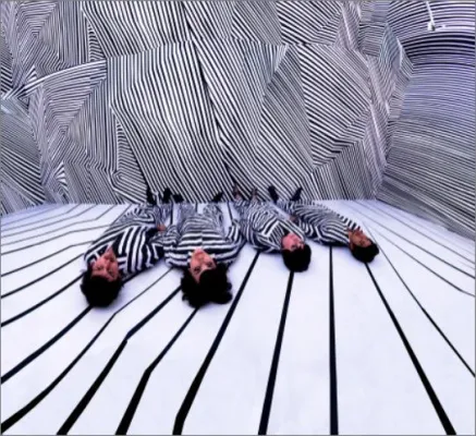 Bild: Erstes, neues Lebenszeichen von LADYTRON