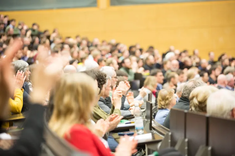Bild: DPG-Frühjahrstagung 2026 in Dresden: Physik im Dialog – mit Quanten, Bildung und Künstlicher Intelligenz im Fokus
