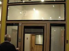 Bild: BAU2011 - Das neue flächenbündige Glas-System Planline tausendfach bestaunt