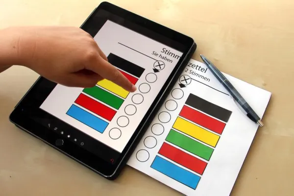 Silver Tipps – sicher online! Demokratie im Netz – Politik im digitalen Zeitalter Bild: Silver Tipps – sicher online! Demokratie im Netz – Politik im digitalen Zeitalter