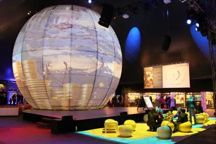 Ökologische und soziale Programmhighlights im Weltsalon auf dem Münchner Tollwood Festival Bild: Ökologische und soziale Programmhighlights im Weltsalon auf dem Münchner Tollwood Festival
