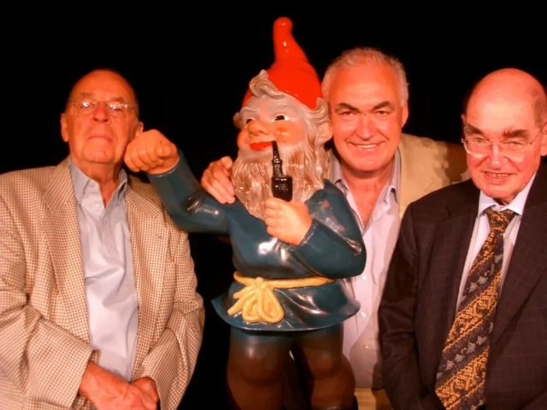 Gartenzwerg mit Chris Howland, Peter Jamin und Dieter Thoma (v.l.)