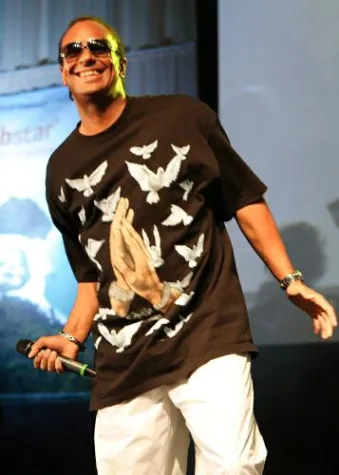 Projekttag mit Rapper 2schneidig in Bremerhaven Bild: Projekttag mit Rapper 2schneidig in Bremerhaven