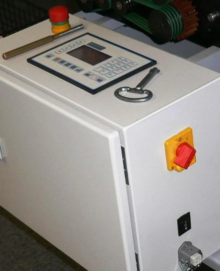 Schaltschrank mit Bedienteil - Display