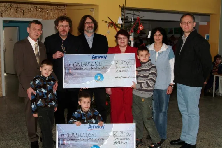 One by One - 1.500 Euro für Kinder in Ansbach-Brodswinden Bild: One by One - 1.500 Euro für Kinder in Ansbach-Brodswinden