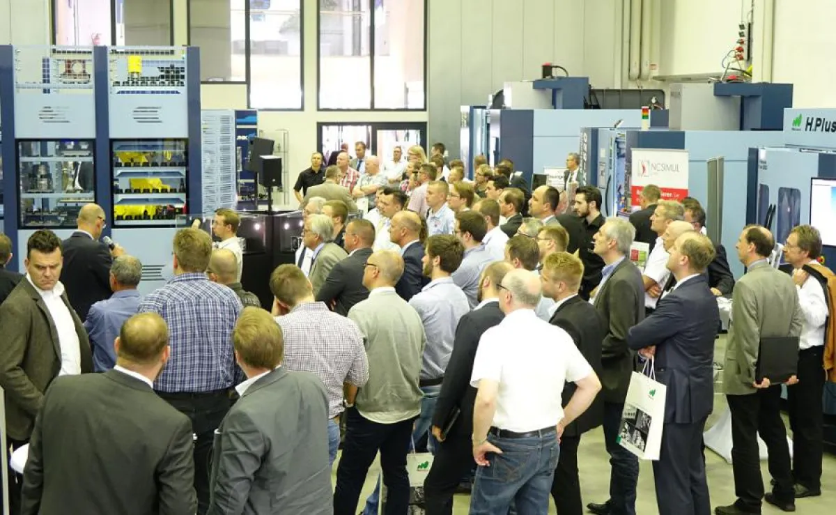 Vorführung des neuen MATSUURA Dominators